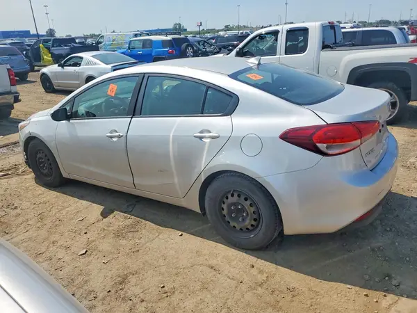 3KPFK4A70HE027581 2017 KIA FORTE - Image 2