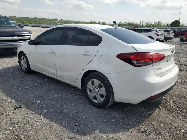 3KPFK4A70HE027922 2017 KIA FORTE - Image 2