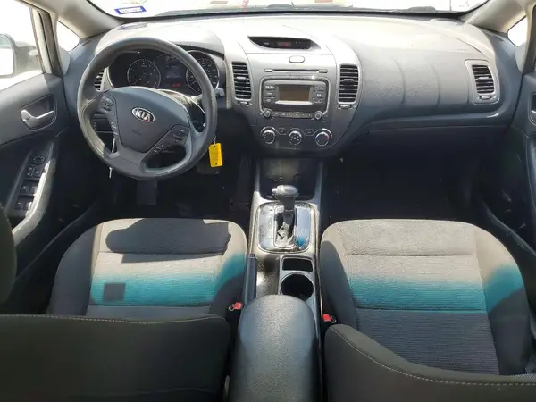 3KPFK4A70HE028407 2017 KIA FORTE - Image 8