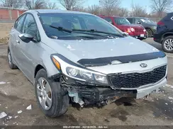 3KPFK4A70HE028584 2017 KIA FORTE