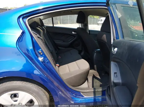 3KPFK4A70HE029492 2017 KIA FORTE - Image 8