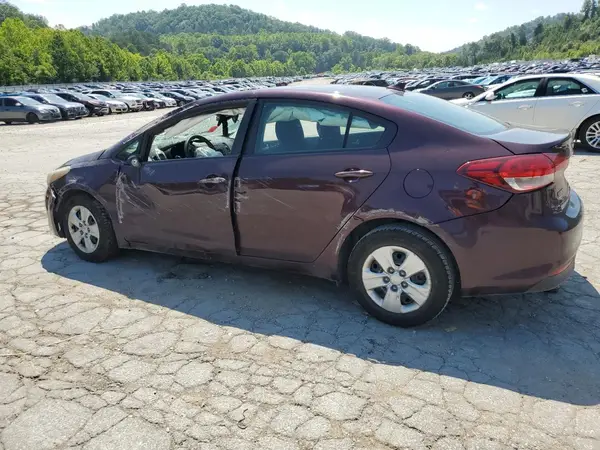 3KPFK4A70HE030545 2017 KIA FORTE - Image 2