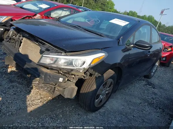 3KPFK4A70HE032926 2017 KIA FORTE - Image 2