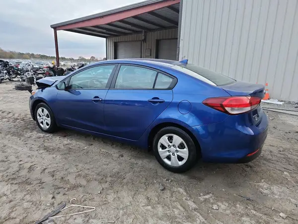 3KPFK4A70HE033610 2017 KIA FORTE - Image 2