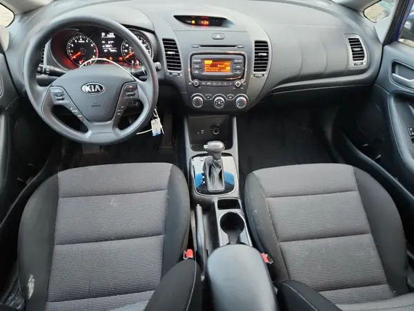 3KPFK4A70HE033610 2017 KIA FORTE - Image 8