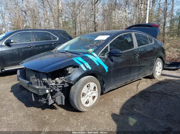 3KPFK4A70HE034353 2017 KIA FORTE - Image 2