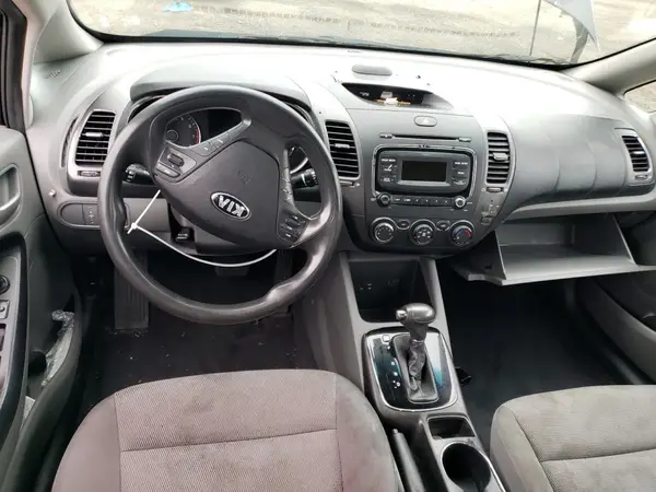 3KPFK4A70HE035616 2017 KIA FORTE - Image 8