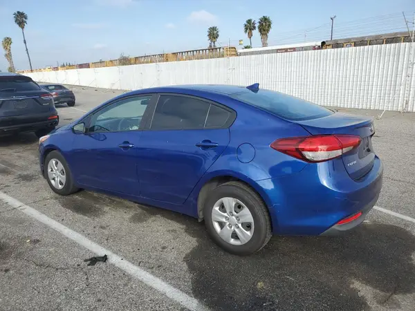 3KPFK4A70HE038127 2017 KIA FORTE - Image 2