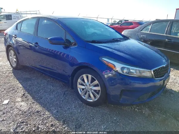 3KPFK4A70HE038628 2017 KIA FORTE - Image 1