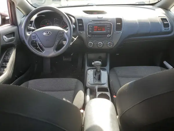 3KPFK4A70HE038676 2017 KIA FORTE - Image 8