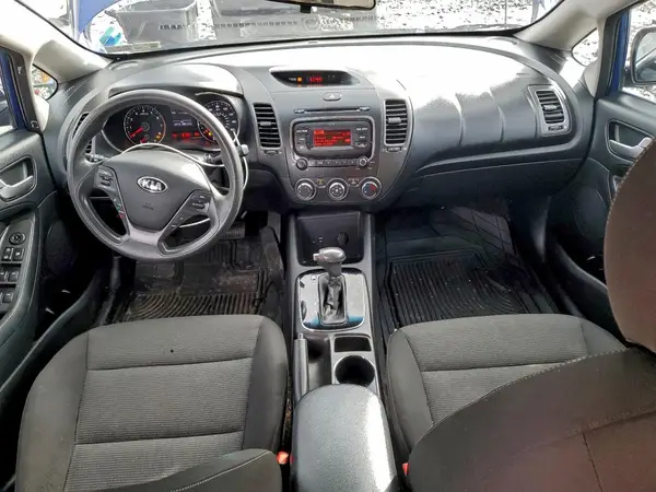 3KPFK4A70HE038967 2017 KIA FORTE - Image 8