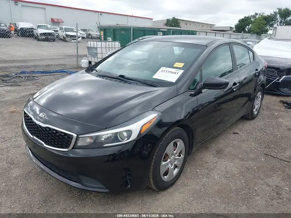 3KPFK4A70HE041089 2017 KIA FORTE - Image 2