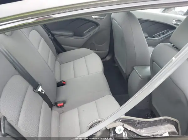 3KPFK4A70HE041089 2017 KIA FORTE - Image 8