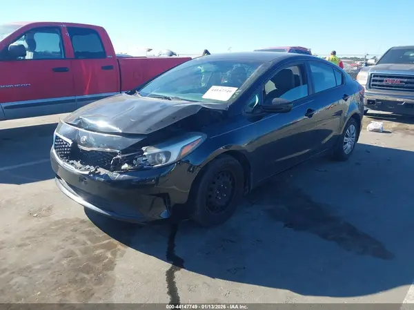 3KPFK4A70HE042761 2017 KIA FORTE - Image 2