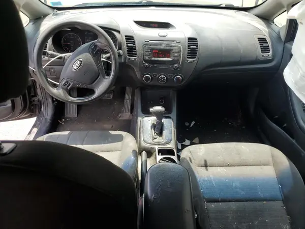 3KPFK4A70HE043571 2017 KIA FORTE - Image 8