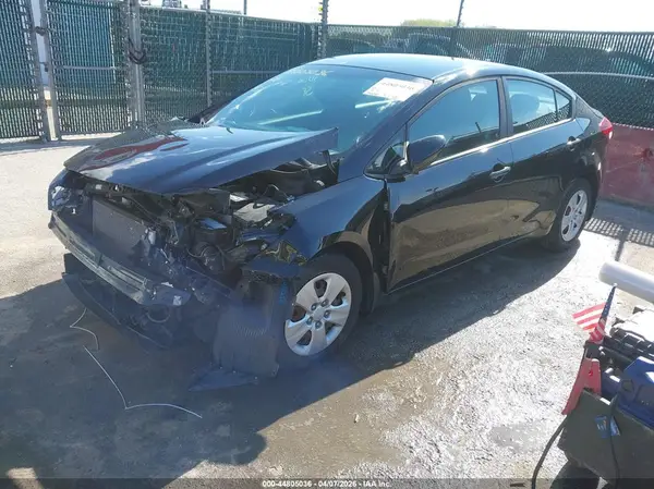 3KPFK4A70HE044784 2017 KIA FORTE - Image 2