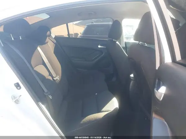 3KPFK4A70HE045336 2017 KIA FORTE - Image 8