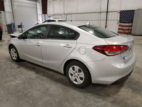 3KPFK4A70HE045403 2017 KIA FORTE - Image 2