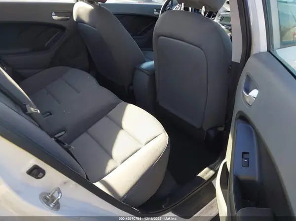 3KPFK4A70HE046793 2017 KIA FORTE - Image 8