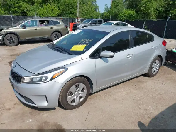 3KPFK4A70HE049015 2017 KIA FORTE - Image 2