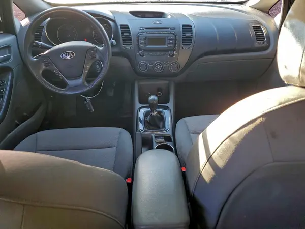 3KPFK4A70HE049953 2017 KIA FORTE - Image 8