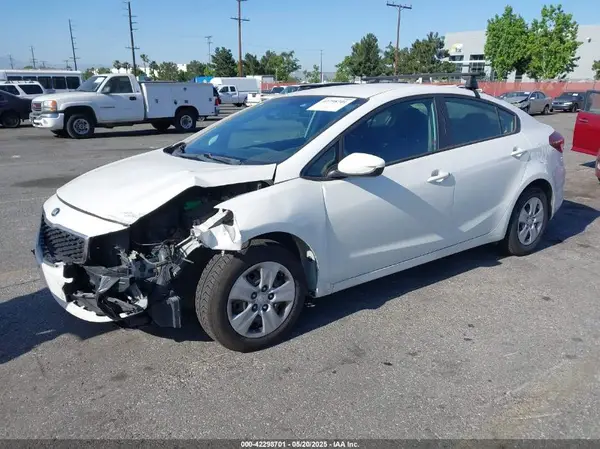 3KPFK4A70HE050732 2017 KIA FORTE - Image 2