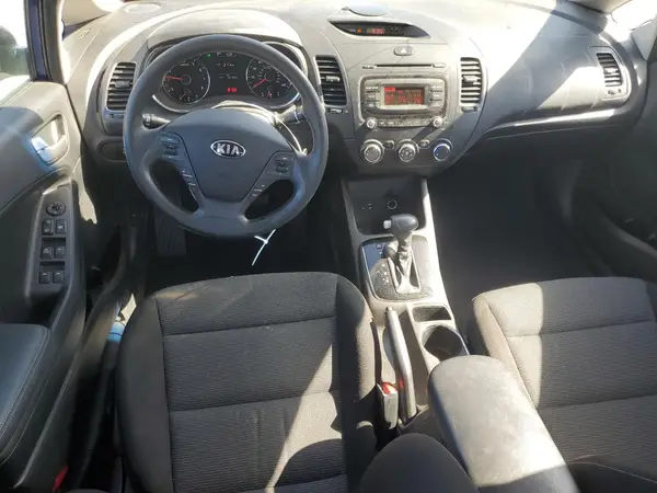 3KPFK4A70HE051900 2017 KIA FORTE - Image 8
