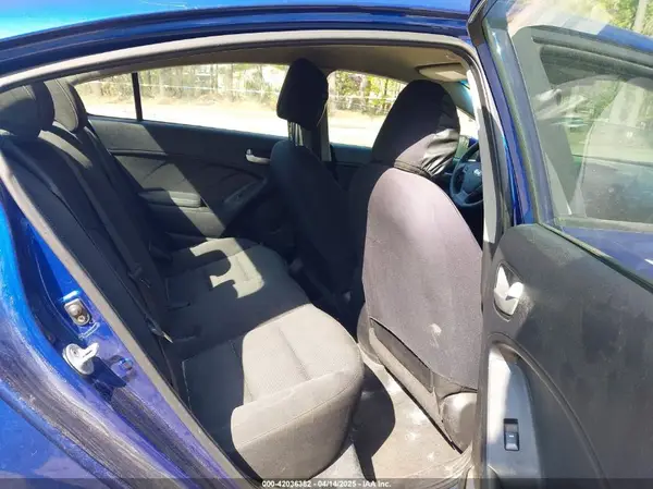 3KPFK4A70HE052223 2017 KIA FORTE - Image 8