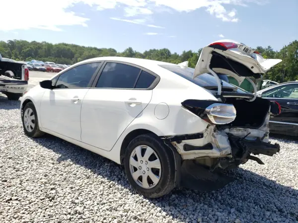 3KPFK4A70HE052318 2017 KIA FORTE - Image 2