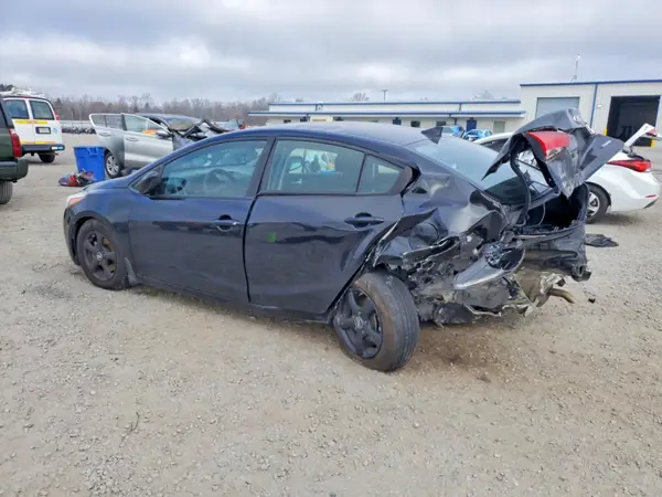 3KPFK4A70HE052447 2017 KIA FORTE - Image 2