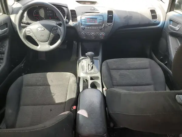 3KPFK4A70HE053470 2017 KIA FORTE - Image 8