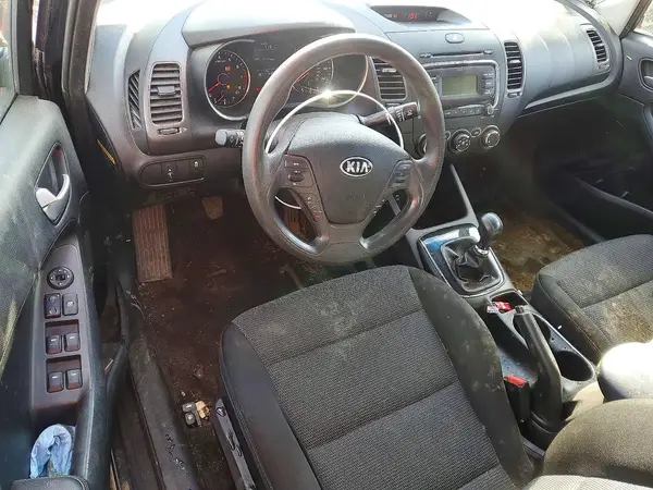 3KPFK4A70HE053761 2017 KIA FORTE - Image 8