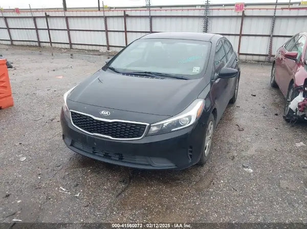 3KPFK4A70HE054926 2017 KIA FORTE - Image 2