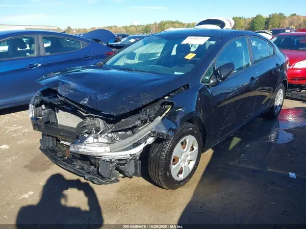 3KPFK4A70HE055140 2017 KIA FORTE - Image 2