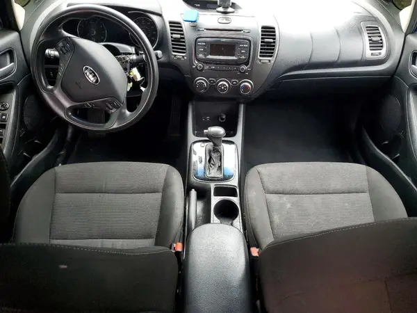 3KPFK4A70HE057230 2017 KIA FORTE - Image 8