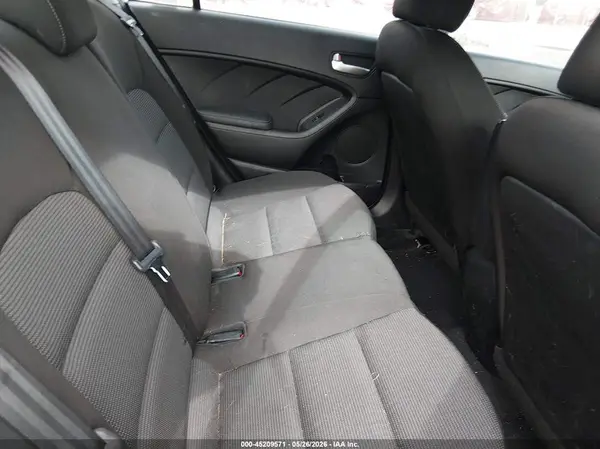3KPFK4A70HE057311 2017 KIA FORTE - Image 8