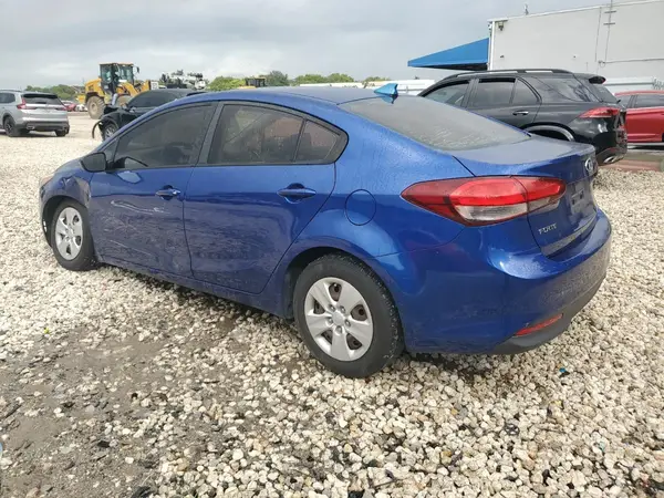 3KPFK4A70HE057972 2017 KIA FORTE - Image 2