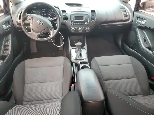 3KPFK4A70HE057972 2017 KIA FORTE - Image 8