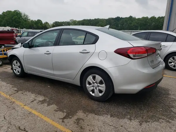 3KPFK4A70HE058717 2017 KIA FORTE - Image 2