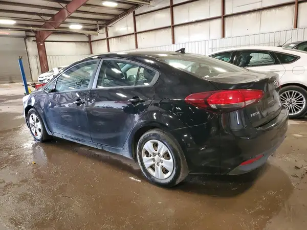 3KPFK4A70HE059656 2017 KIA FORTE - Image 2