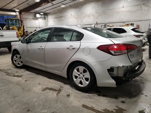 3KPFK4A70HE062458 2017 KIA FORTE - Image 2