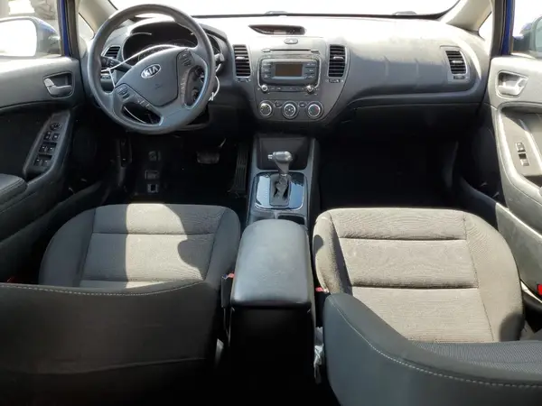 3KPFK4A70HE064064 2017 KIA FORTE - Image 8