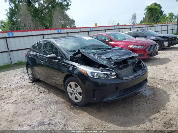3KPFK4A70HE064694 2017 KIA FORTE - Image 1