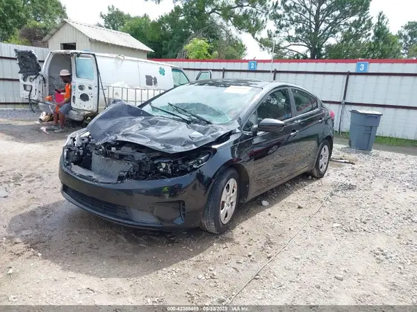 3KPFK4A70HE064694 2017 KIA FORTE - Image 2