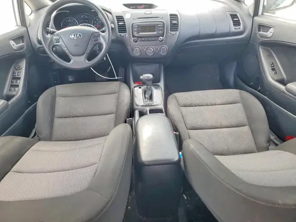 3KPFK4A70HE064761 2017 KIA FORTE - Image 8