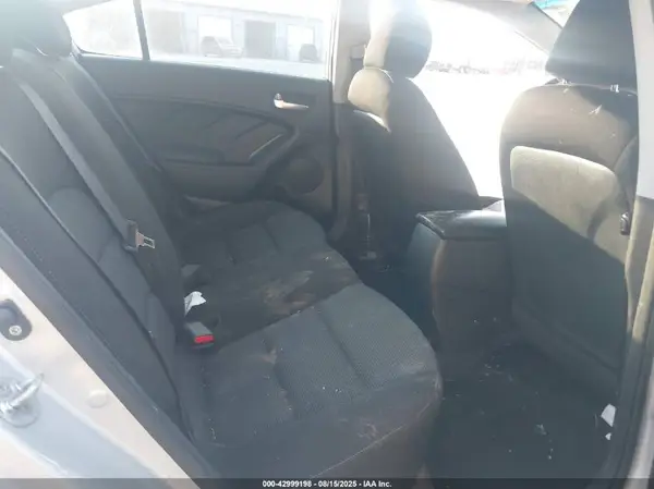 3KPFK4A70HE065117 2017 KIA FORTE - Image 8