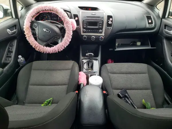 3KPFK4A70HE065537 2017 KIA FORTE - Image 8