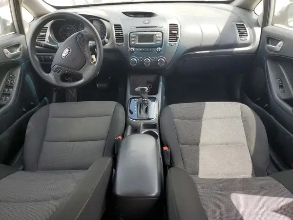 3KPFK4A70HE067949 2017 KIA FORTE - Image 8
