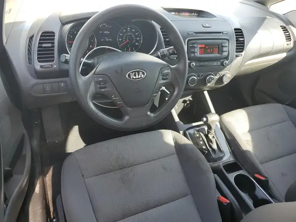 3KPFK4A70HE067997 2017 KIA FORTE - Image 8