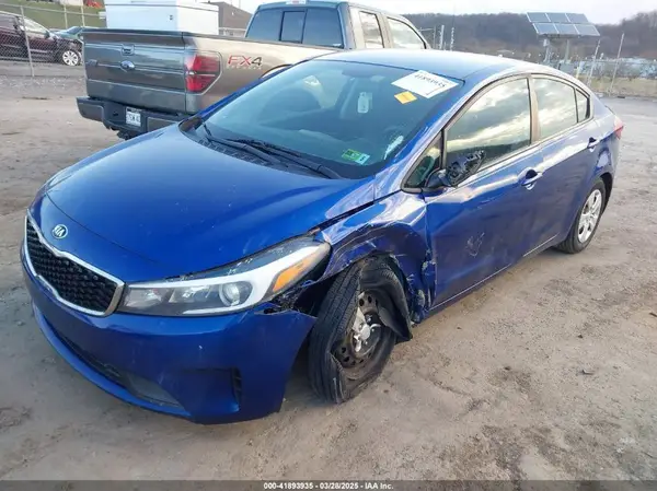 3KPFK4A70HE068387 2017 KIA FORTE - Image 2